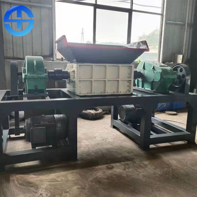 600kg/H 800kg/H Dual Shaft Shredder For Wood Leftovers 2*15kw Power